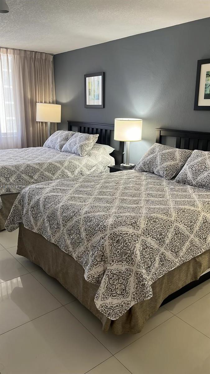 THE AVENTURA BEACH CLUB C - Residential