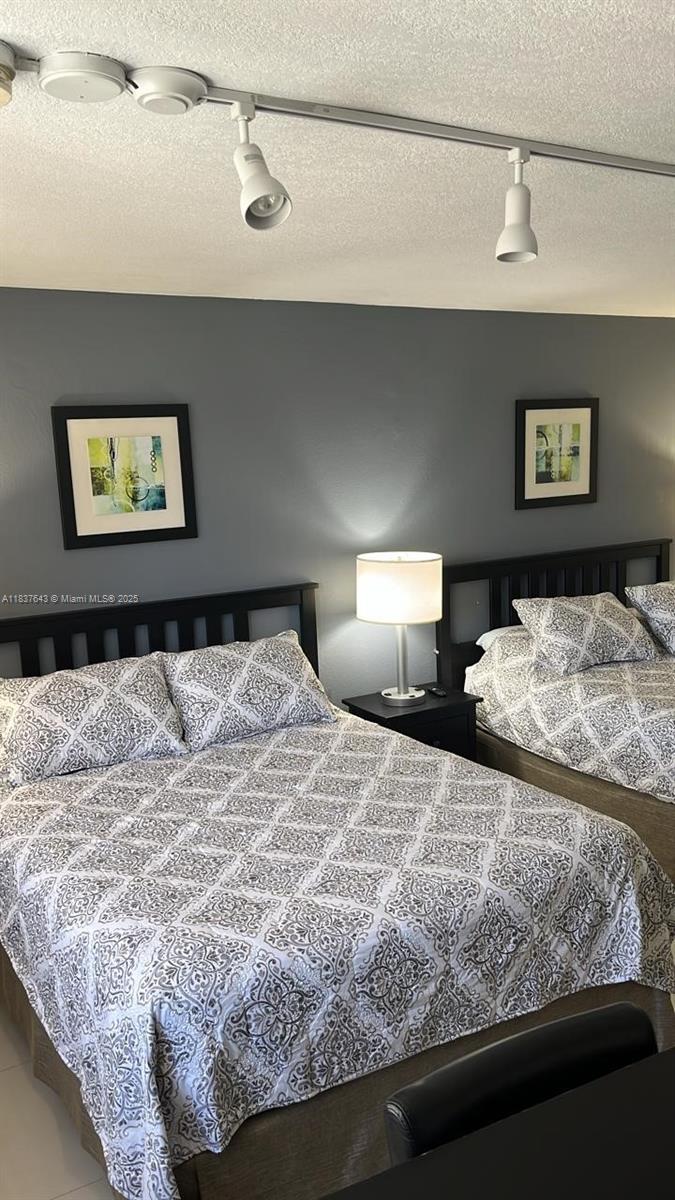 THE AVENTURA BEACH CLUB C - Residential
