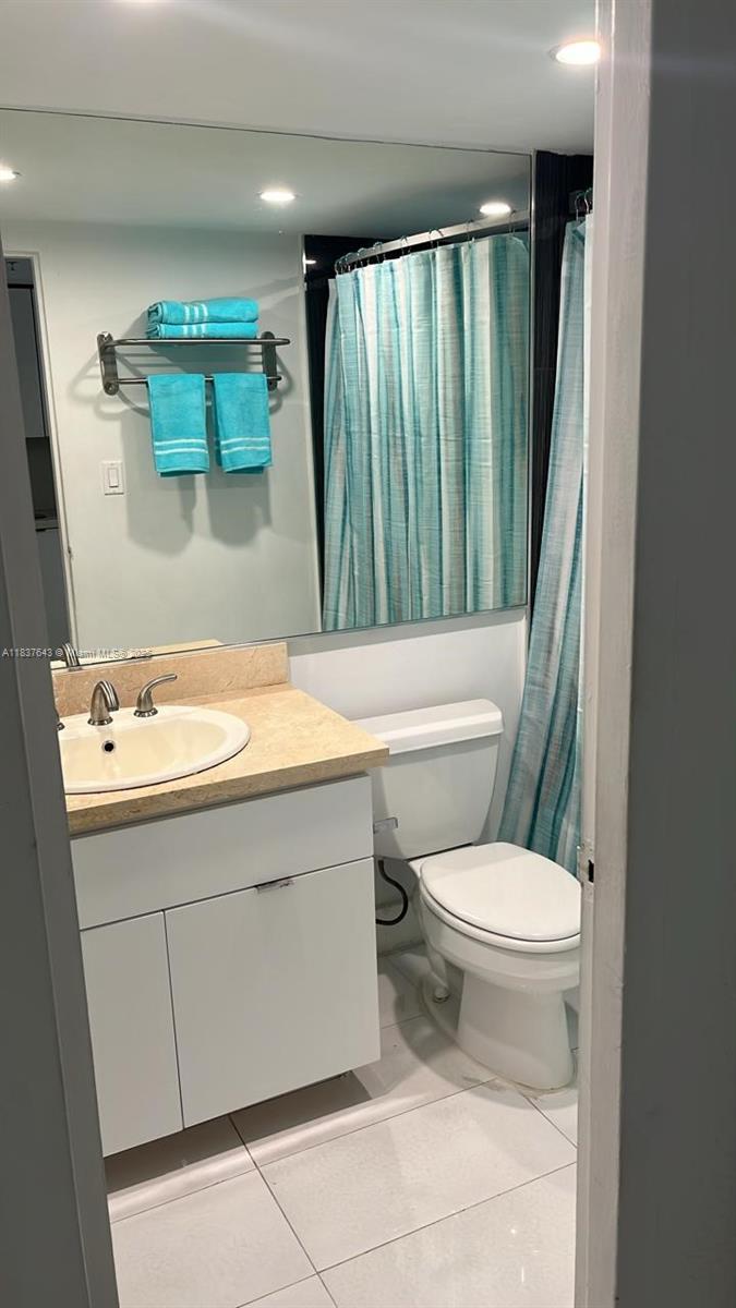 THE AVENTURA BEACH CLUB C - Residential