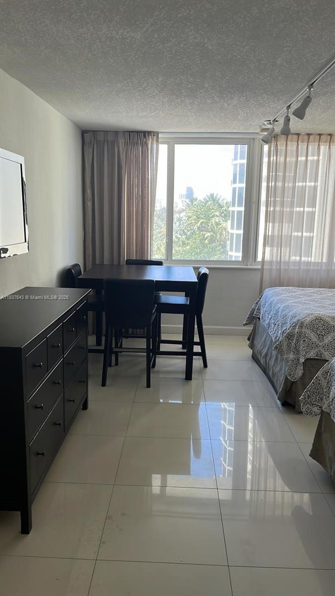 THE AVENTURA BEACH CLUB C - Residential