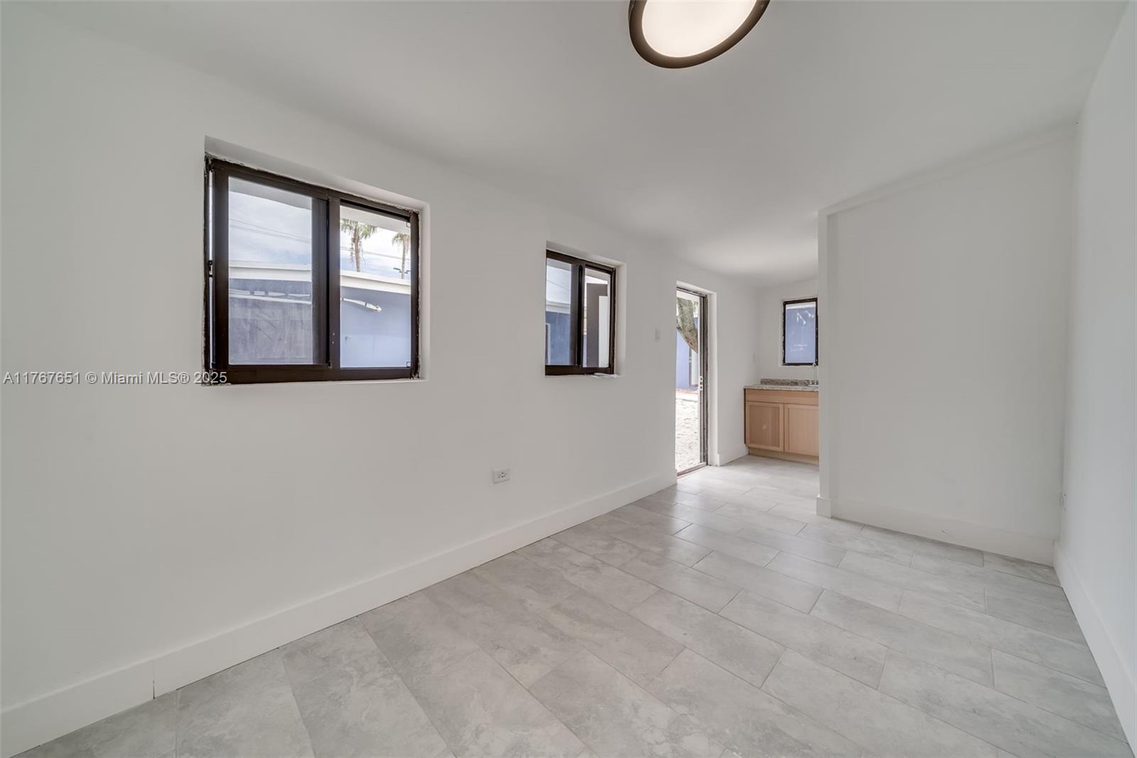 RAILROAD SHOPS INTER SCHO - Residential Income