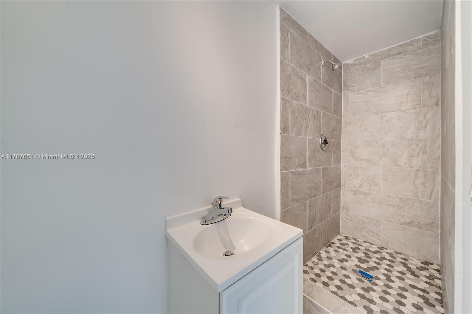 RAILROAD SHOPS INTER SCHO - Residential Income