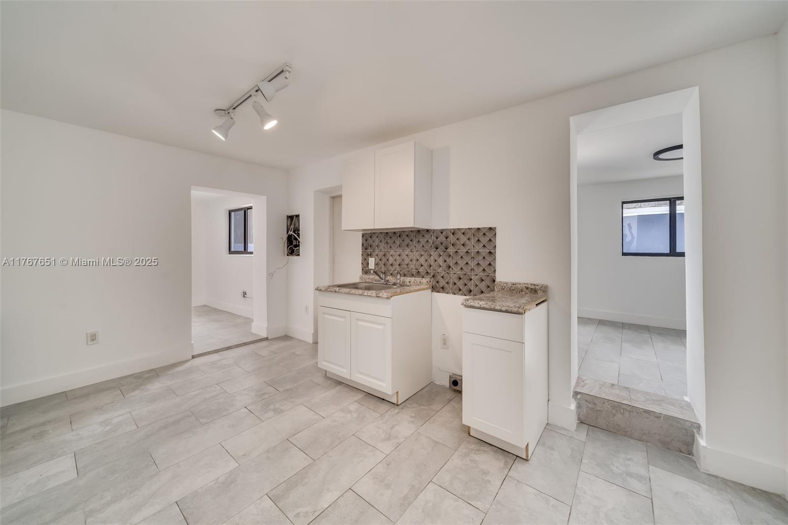 RAILROAD SHOPS INTER SCHO - Residential Income