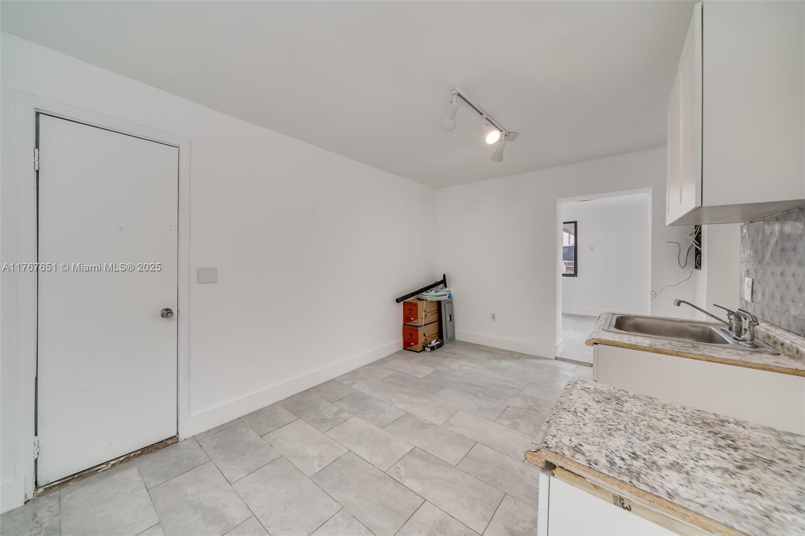 RAILROAD SHOPS INTER SCHO - Residential Income