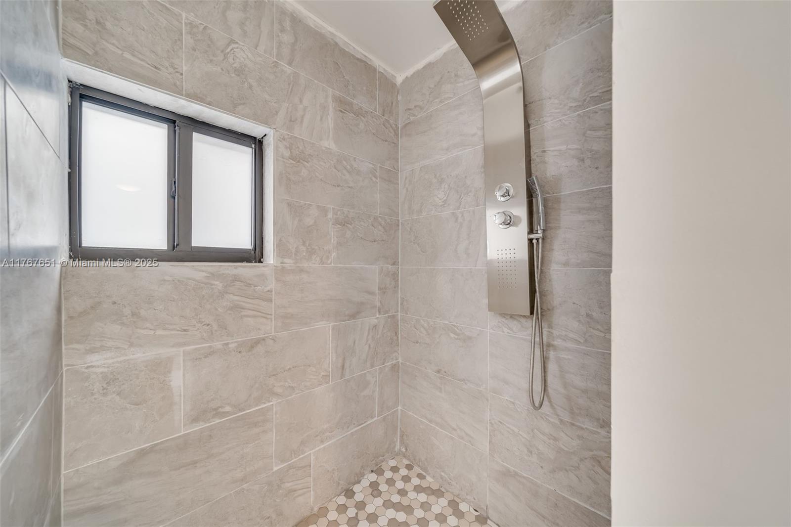 RAILROAD SHOPS INTER SCHO - Residential Income