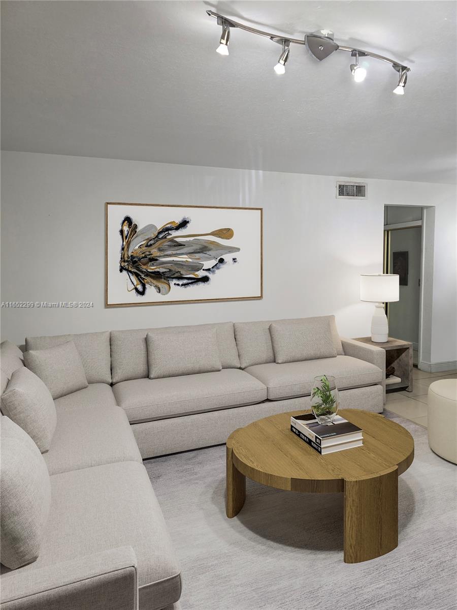 Property for Sale at 640 Pennsylvania Ave 11, Miami Beach, Miami-Dade County, Florida - Bedrooms: 1 
Bathrooms: 1  - $275,000