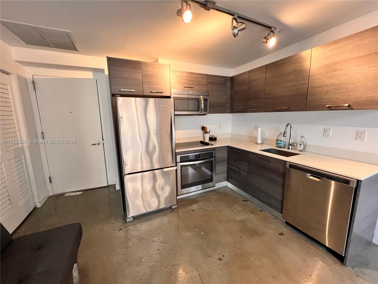 CENTRO CONDO - Residential Lease