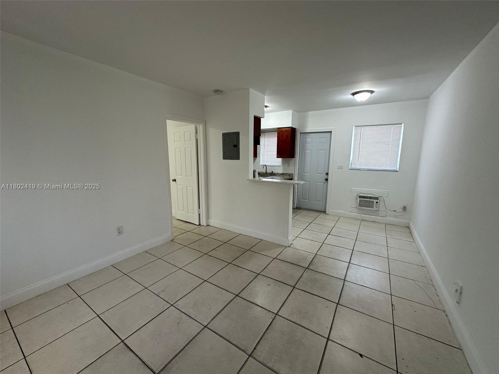 1280 Ne 139th St 6, North Miami, Miami-Dade County, Florida - 1 Bedrooms  
1 Bathrooms - 