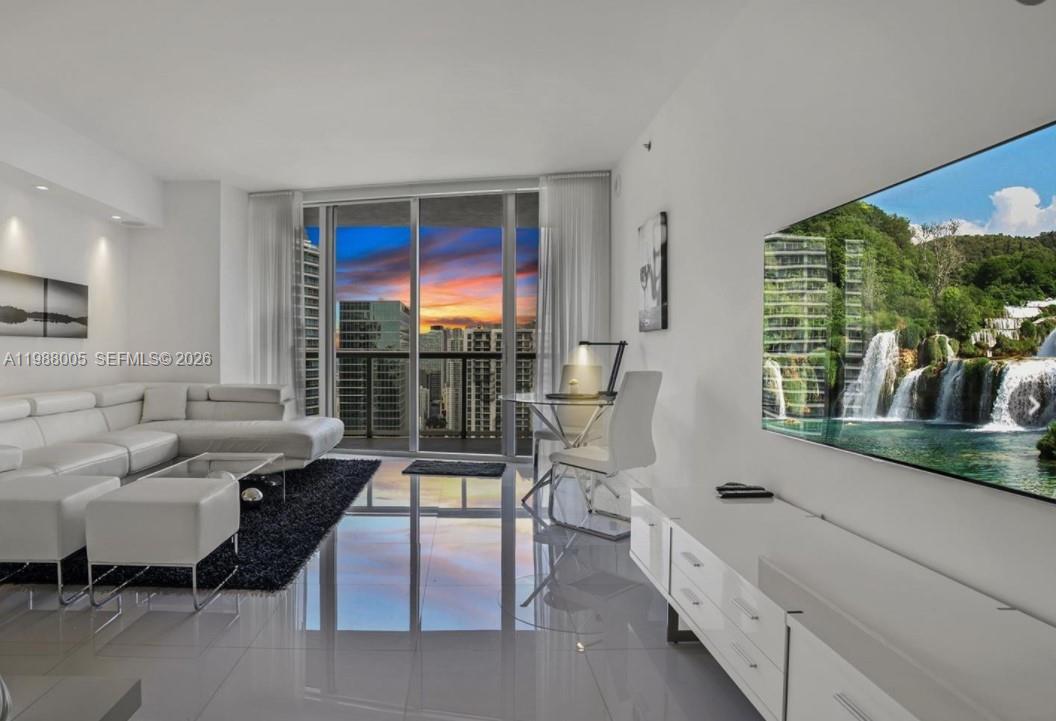 ICONBRICKELL CONDO NO 1 - Residential Lease