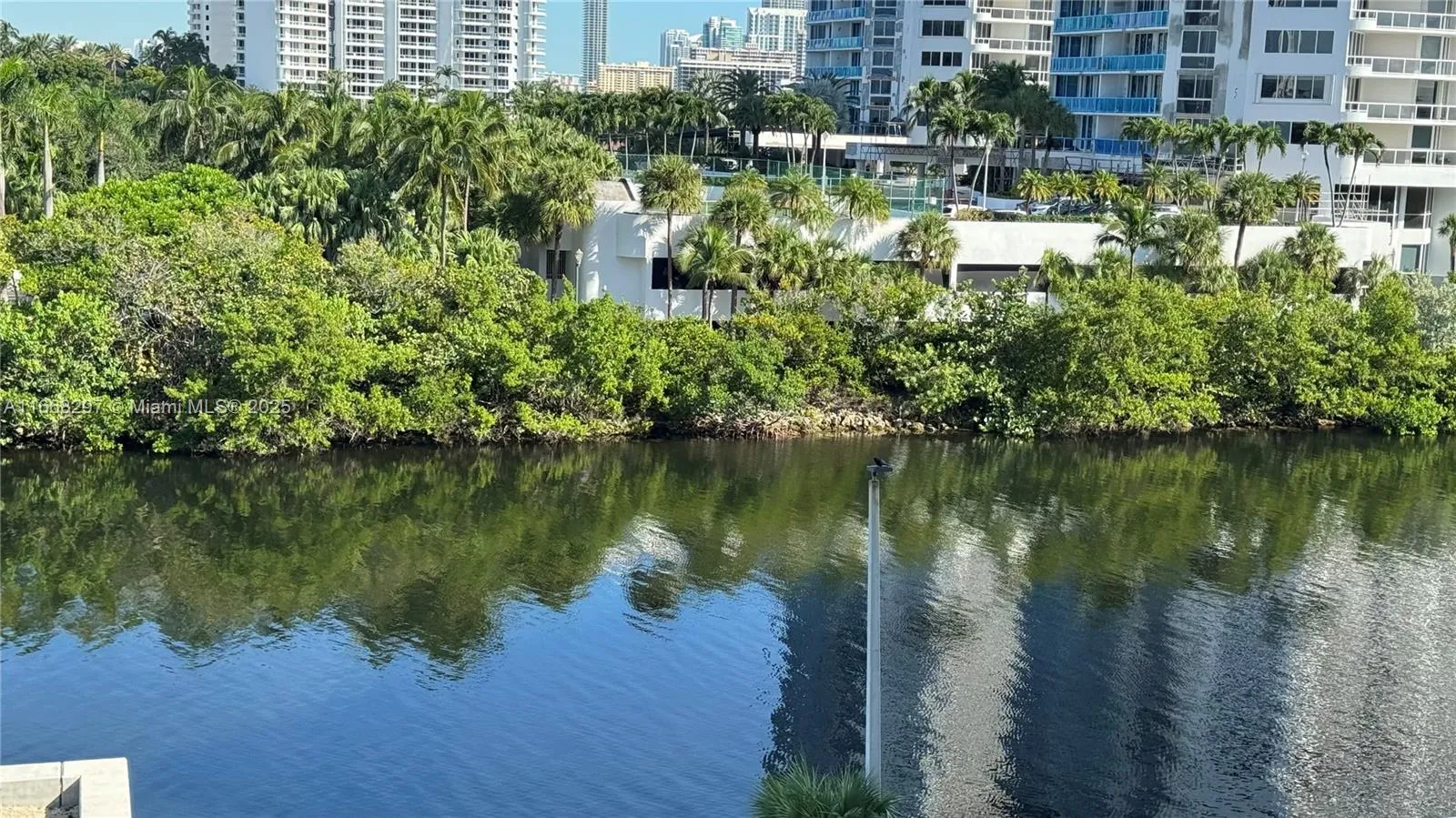 Aventura, Florida 33180, United States, 2 Bedrooms Bedrooms, ,2 BathroomsBathrooms,Residential,Active,41480