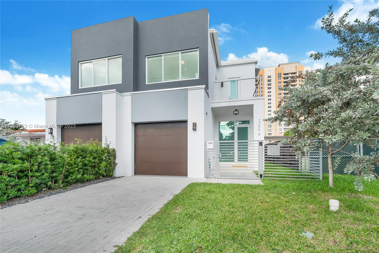 Photo 1 of 18 of 3245 SW 23rd St b townhome