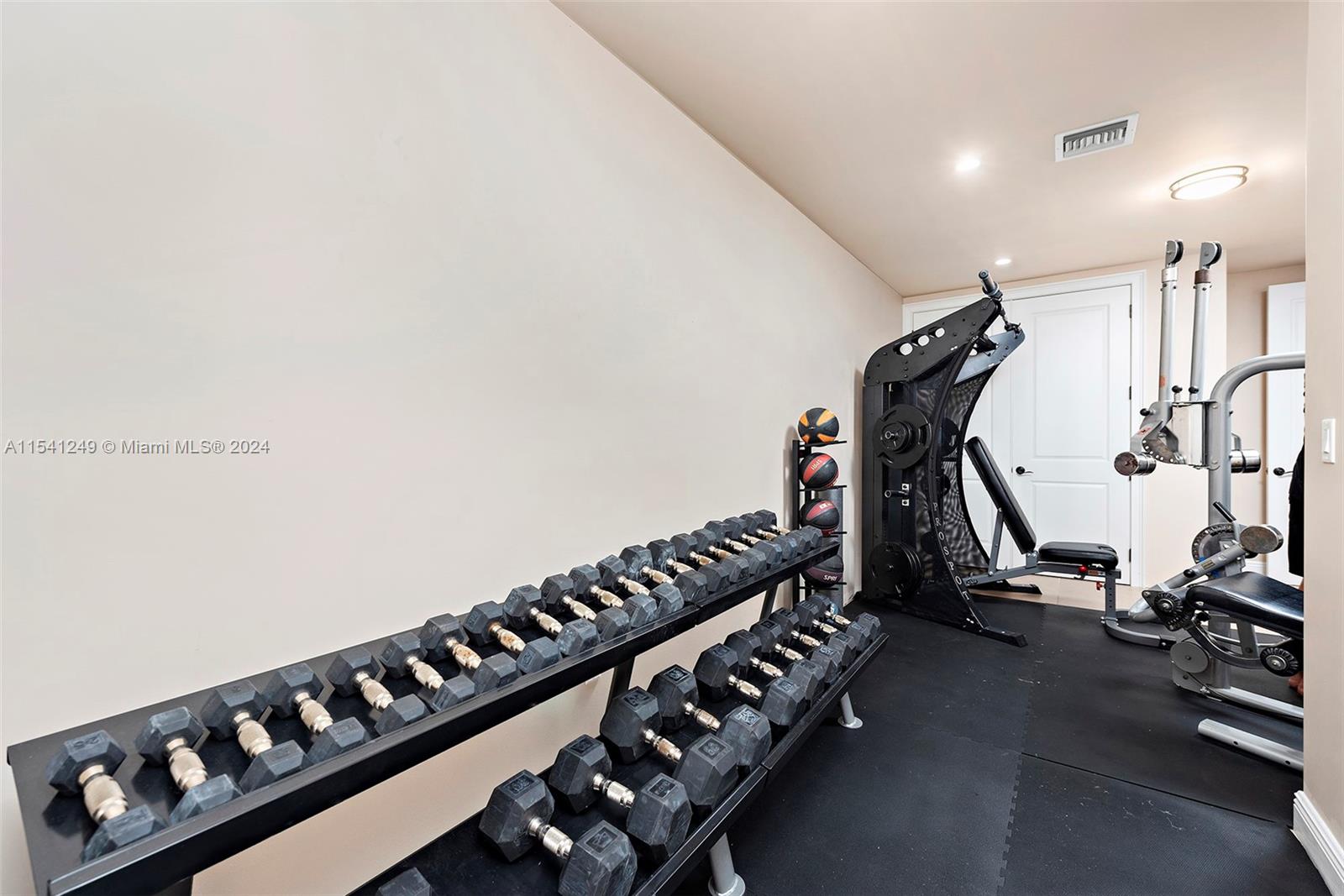 MIDDLE RIVER PARK - Residential Lease