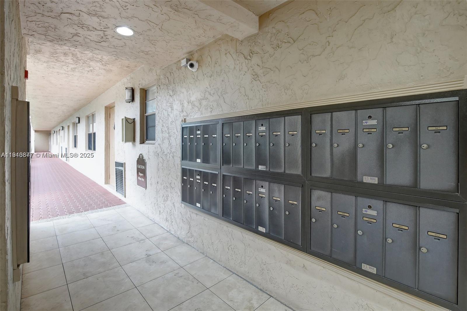 ROLLING HILLS GOLF AND TE - Residential