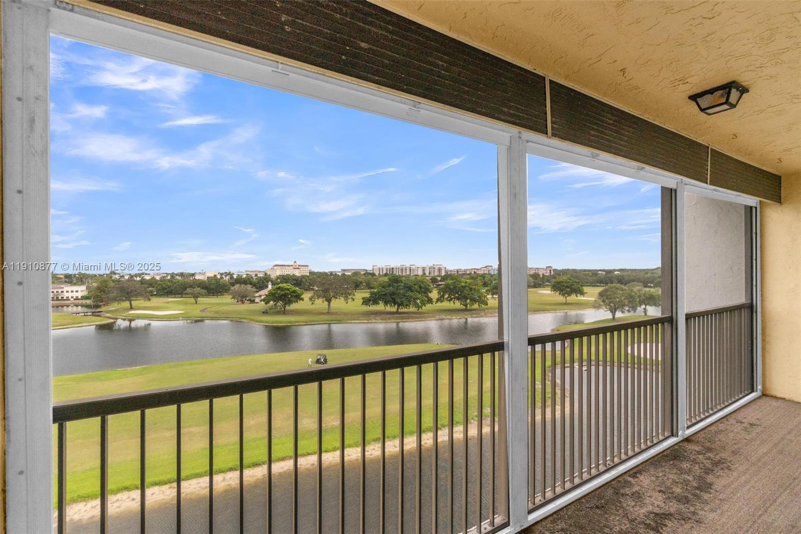 ROLLING HILLS GOLF AND TE - Residential