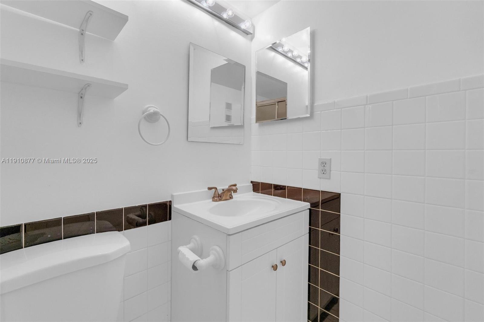 ROLLING HILLS GOLF AND TE - Residential