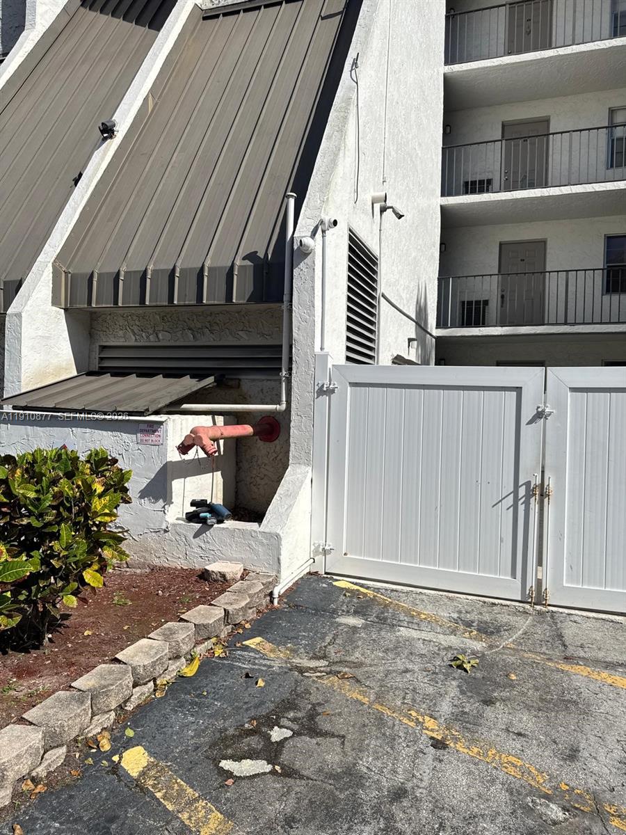 ROLLING HILLS GOLF AND TE - Residential