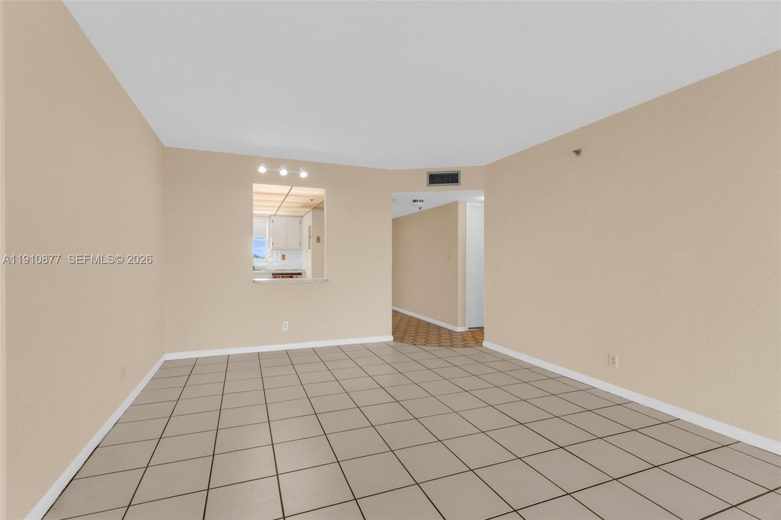 ROLLING HILLS GOLF AND TE - Residential