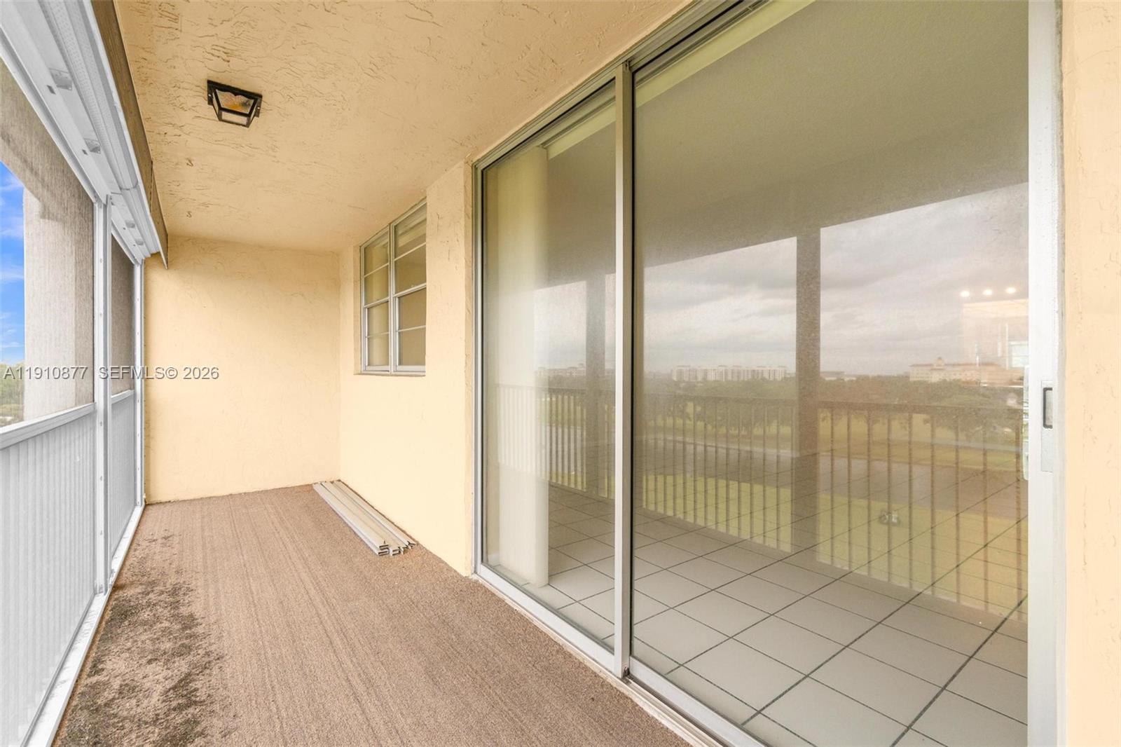 ROLLING HILLS GOLF AND TE - Residential