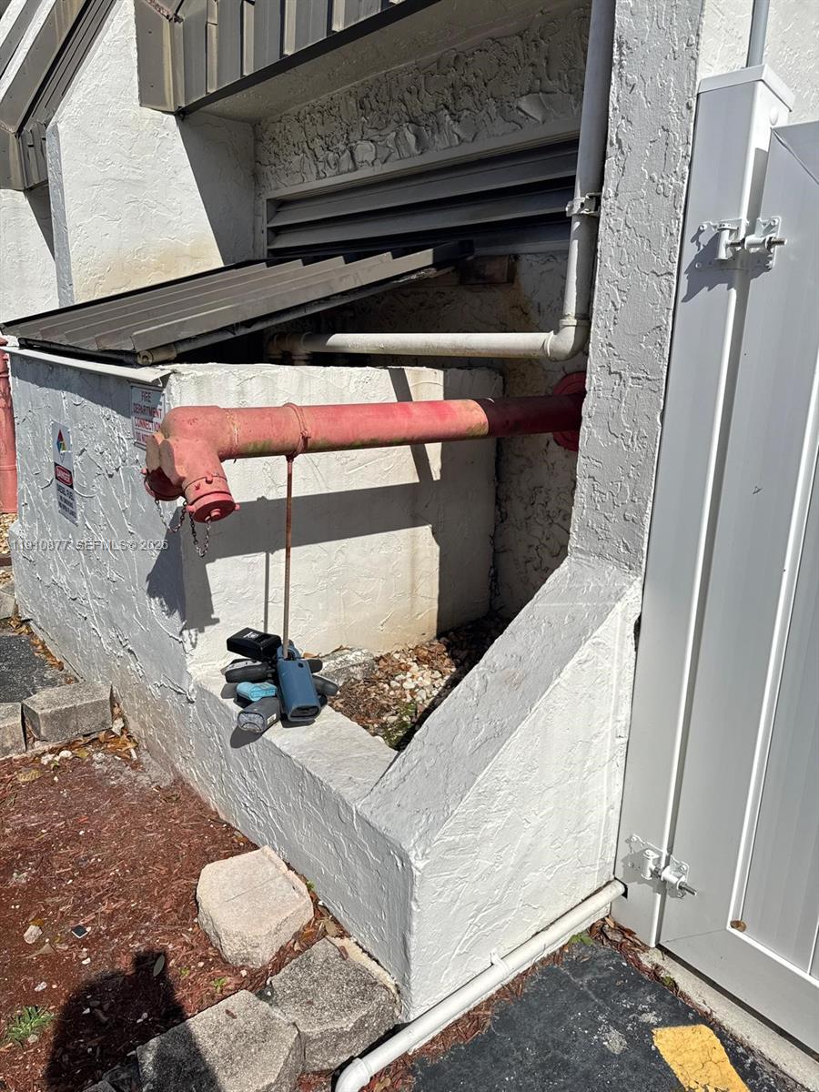 ROLLING HILLS GOLF AND TE - Residential