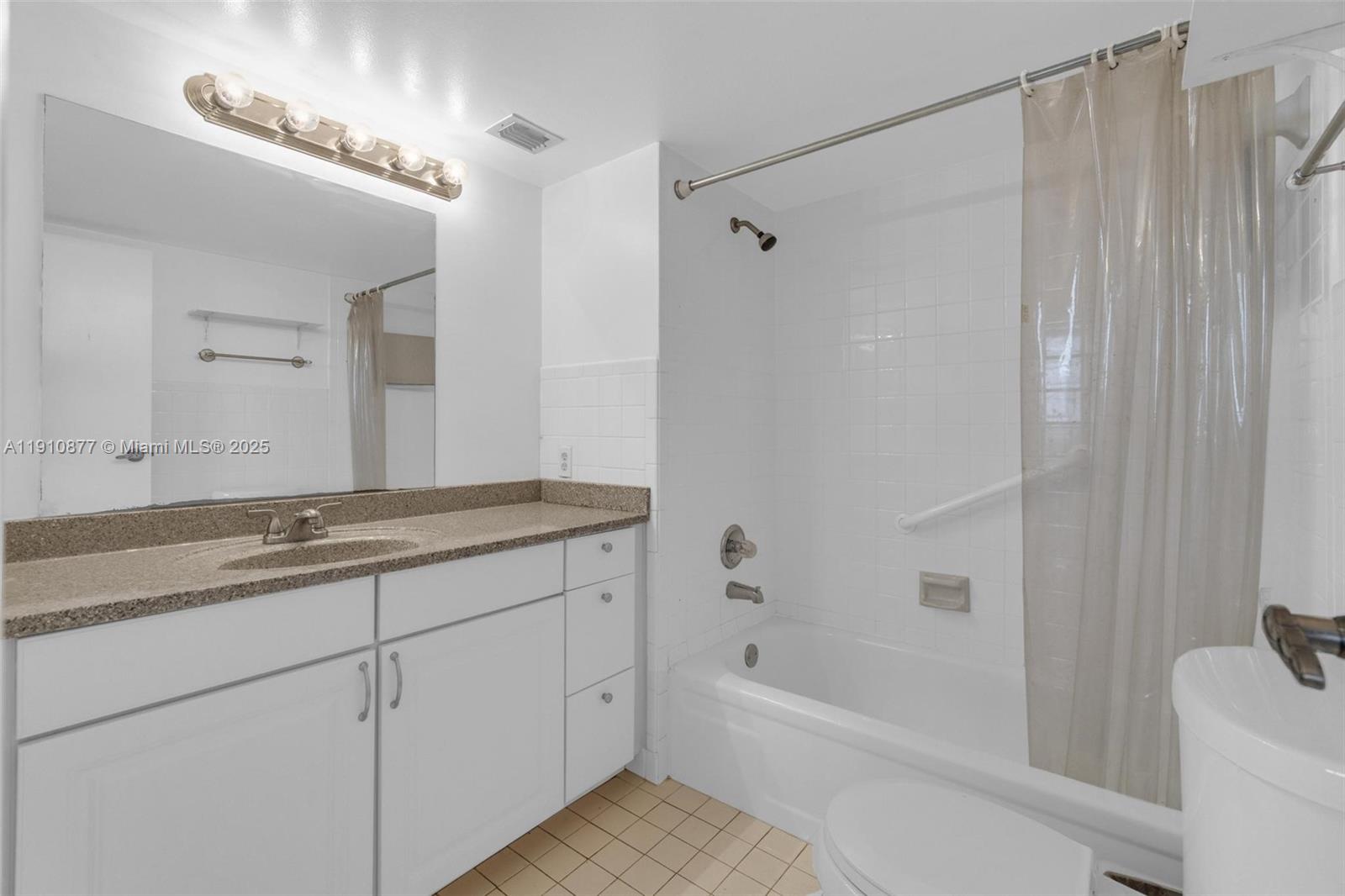 ROLLING HILLS GOLF AND TE - Residential