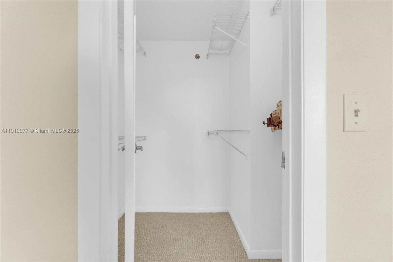 ROLLING HILLS GOLF AND TE - Residential