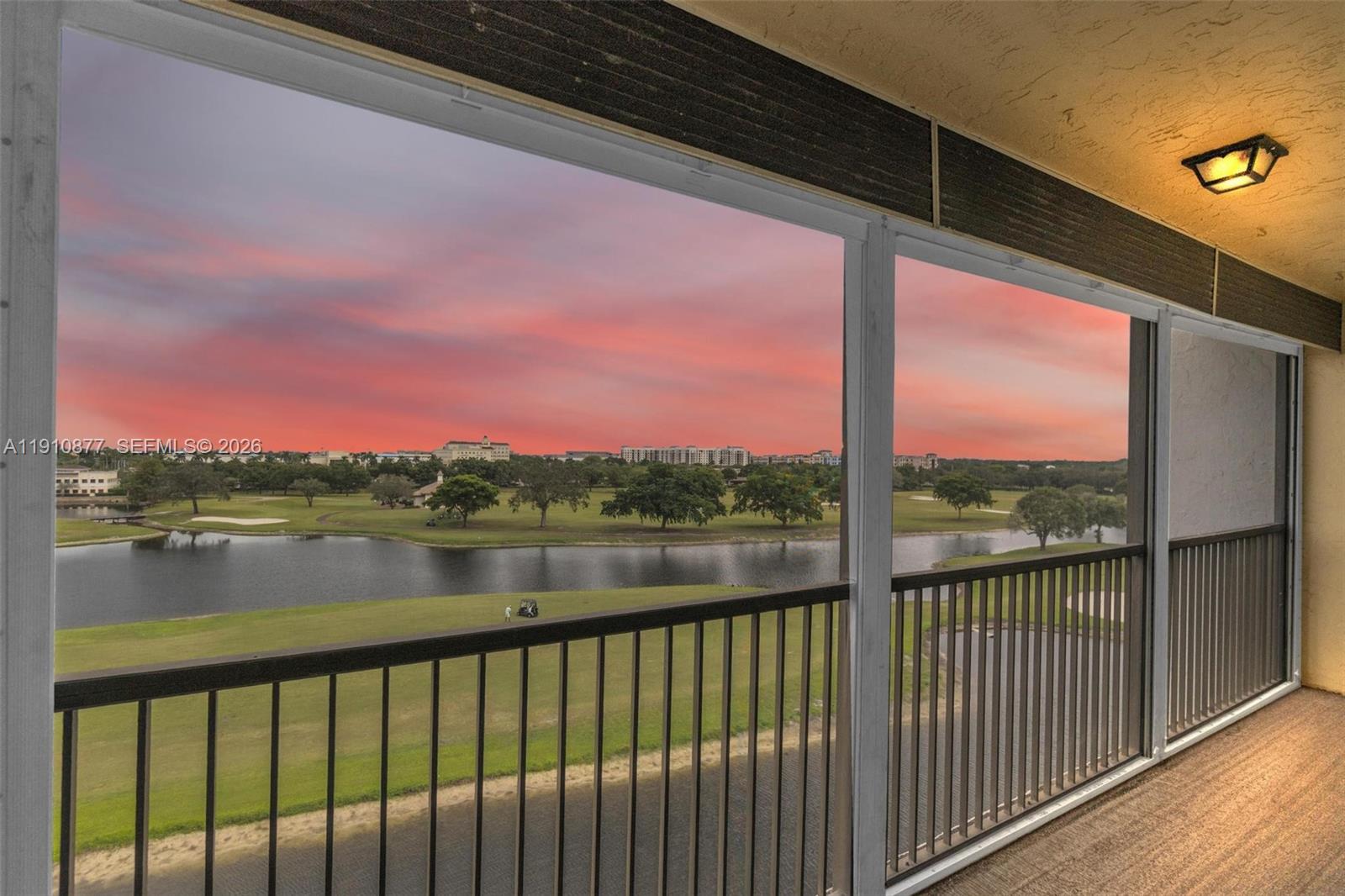 ROLLING HILLS GOLF AND TE - Residential