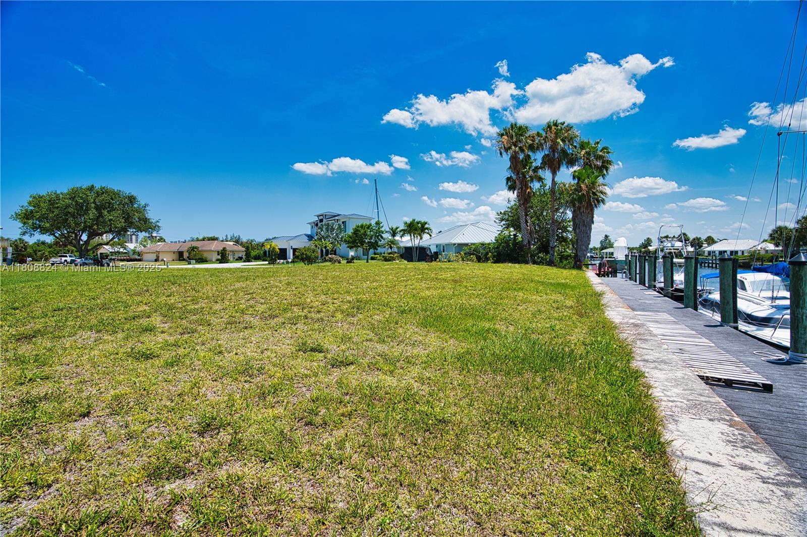 QUEEN'S COVE UNIT 1 - Land