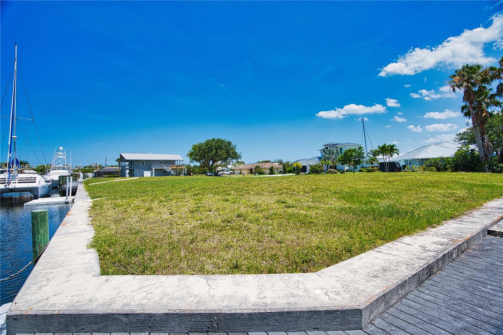 QUEEN'S COVE UNIT 1 - Land