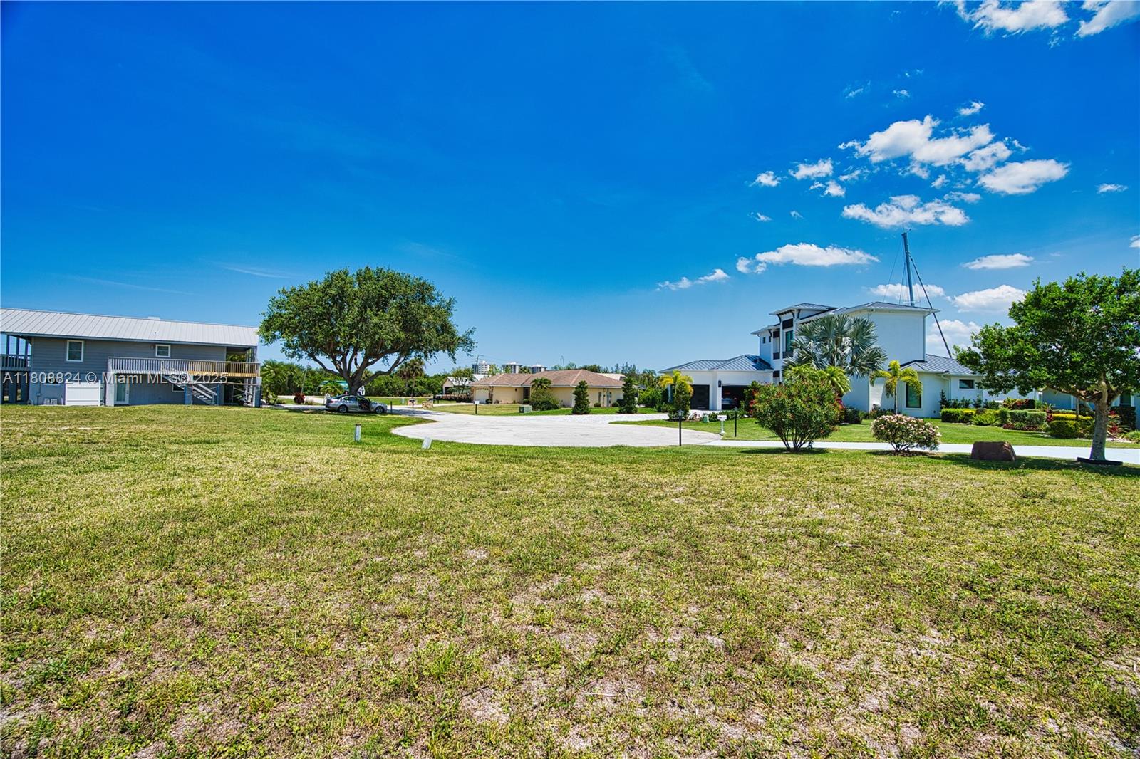 QUEEN'S COVE UNIT 1 - Land