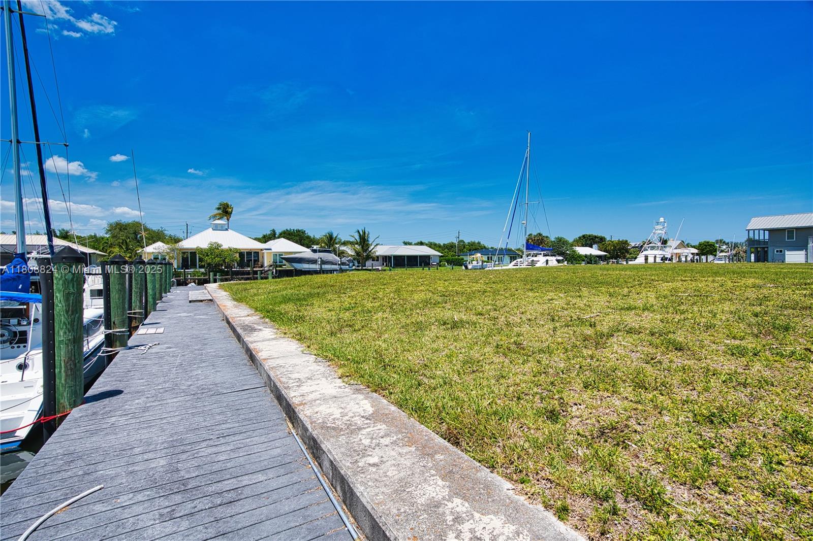 QUEEN'S COVE UNIT 1 - Land
