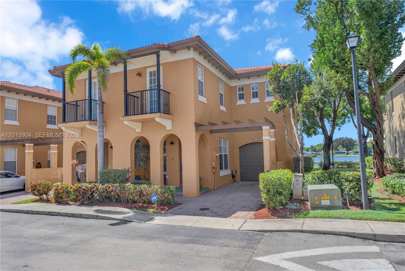 HILLSBORO ASSOCIATES PLAT - Residential