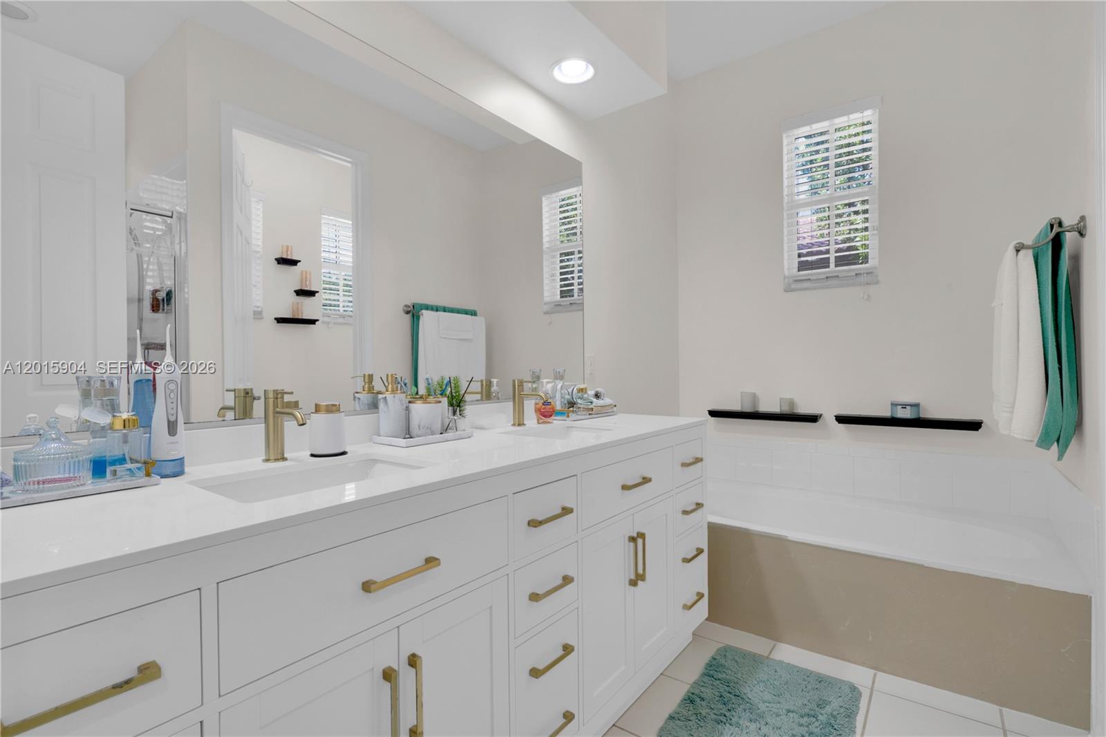 HILLSBORO ASSOCIATES PLAT - Residential