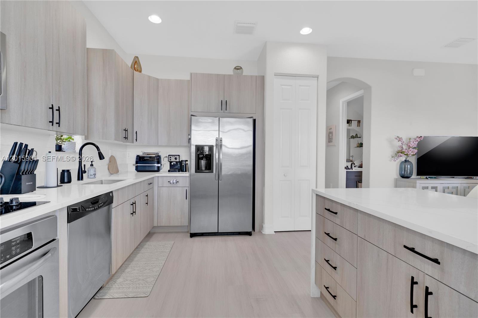 HILLSBORO ASSOCIATES PLAT - Residential
