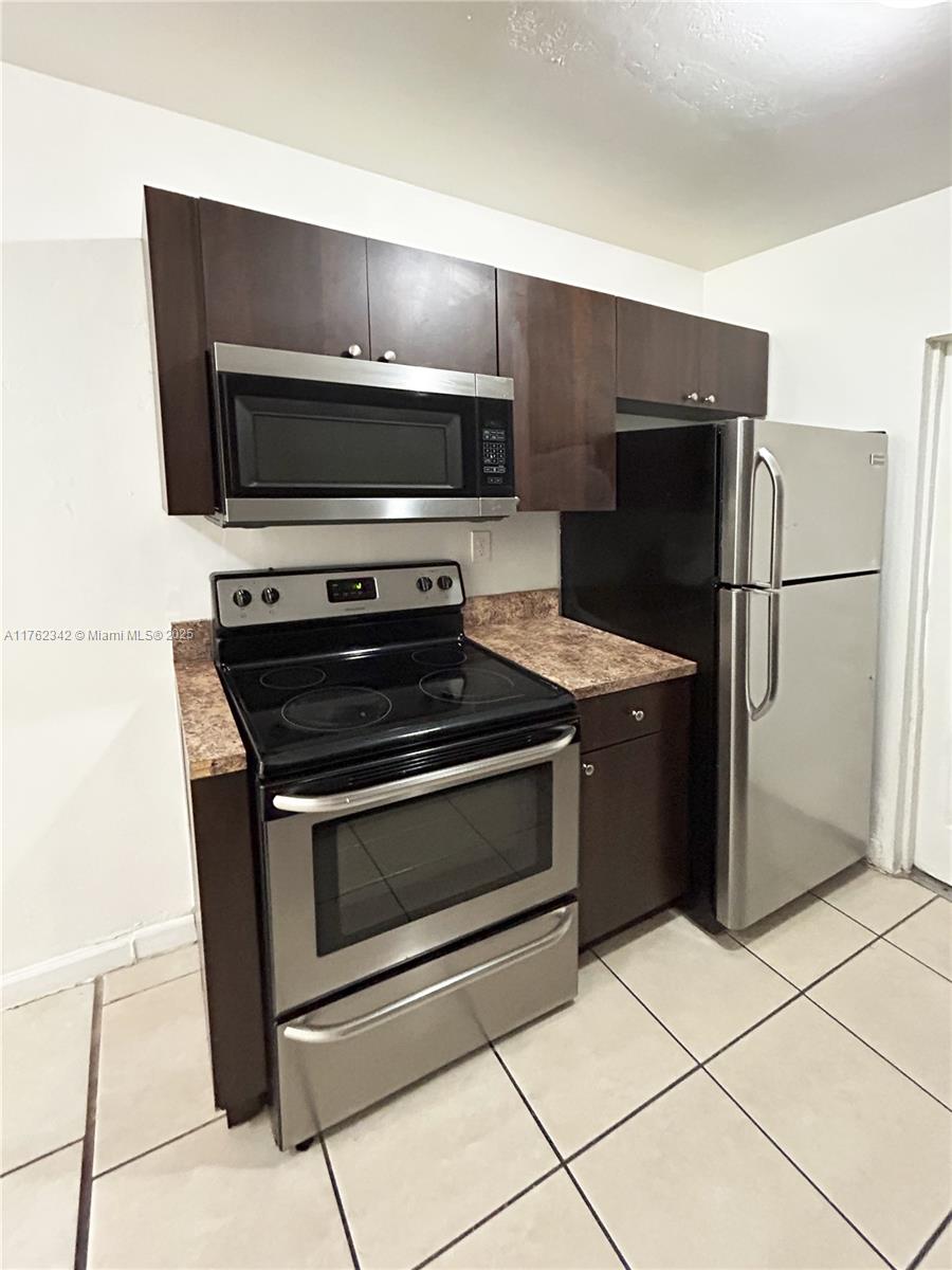 738 Ne 86th St 4, Miami, Broward County, Florida - 2 Bedrooms  
2 Bathrooms - 