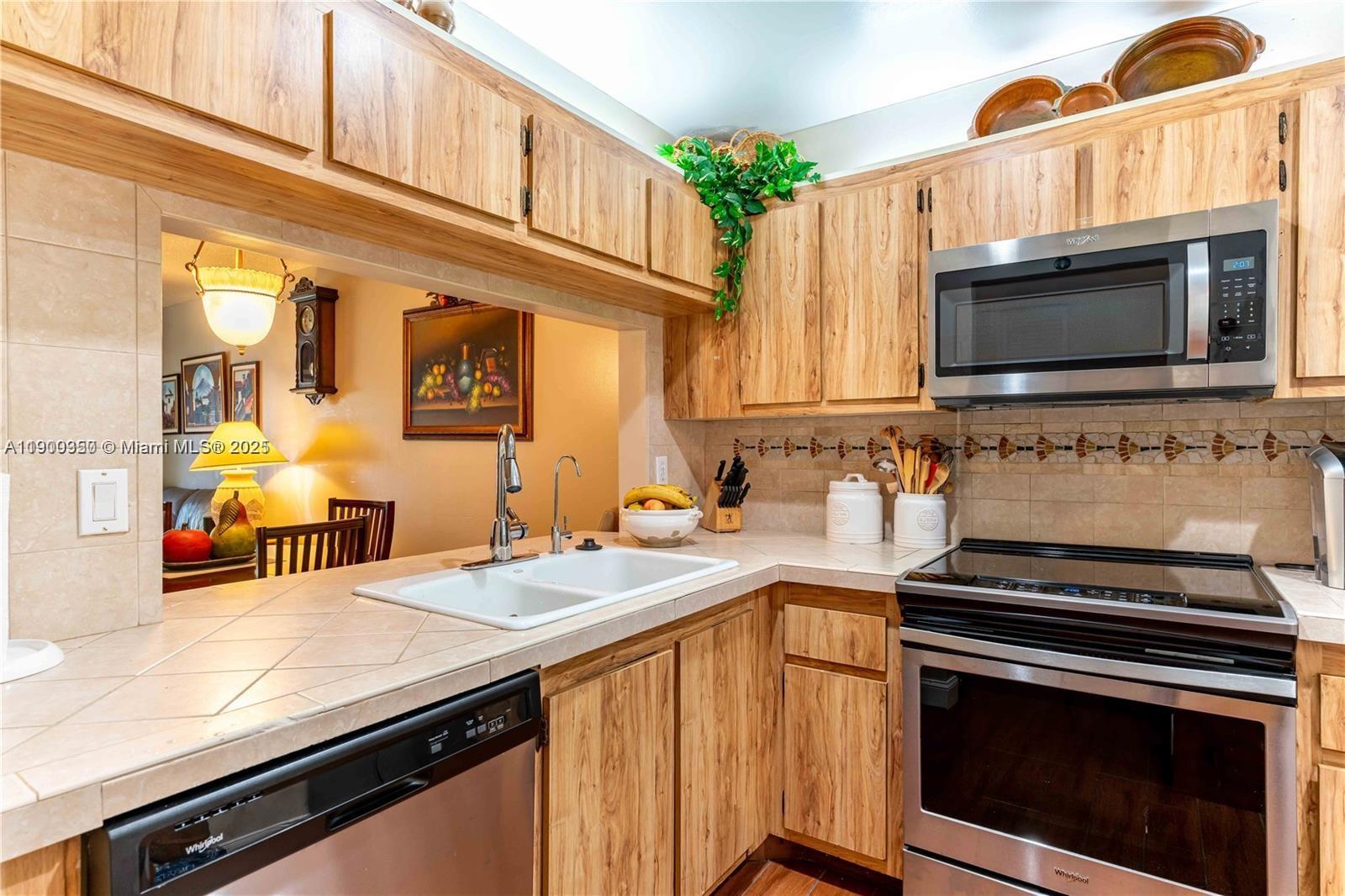 WATERSIDE VILLAGE THREE C - Residential Lease