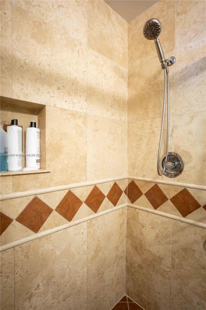 WATERSIDE VILLAGE THREE C - Residential Lease