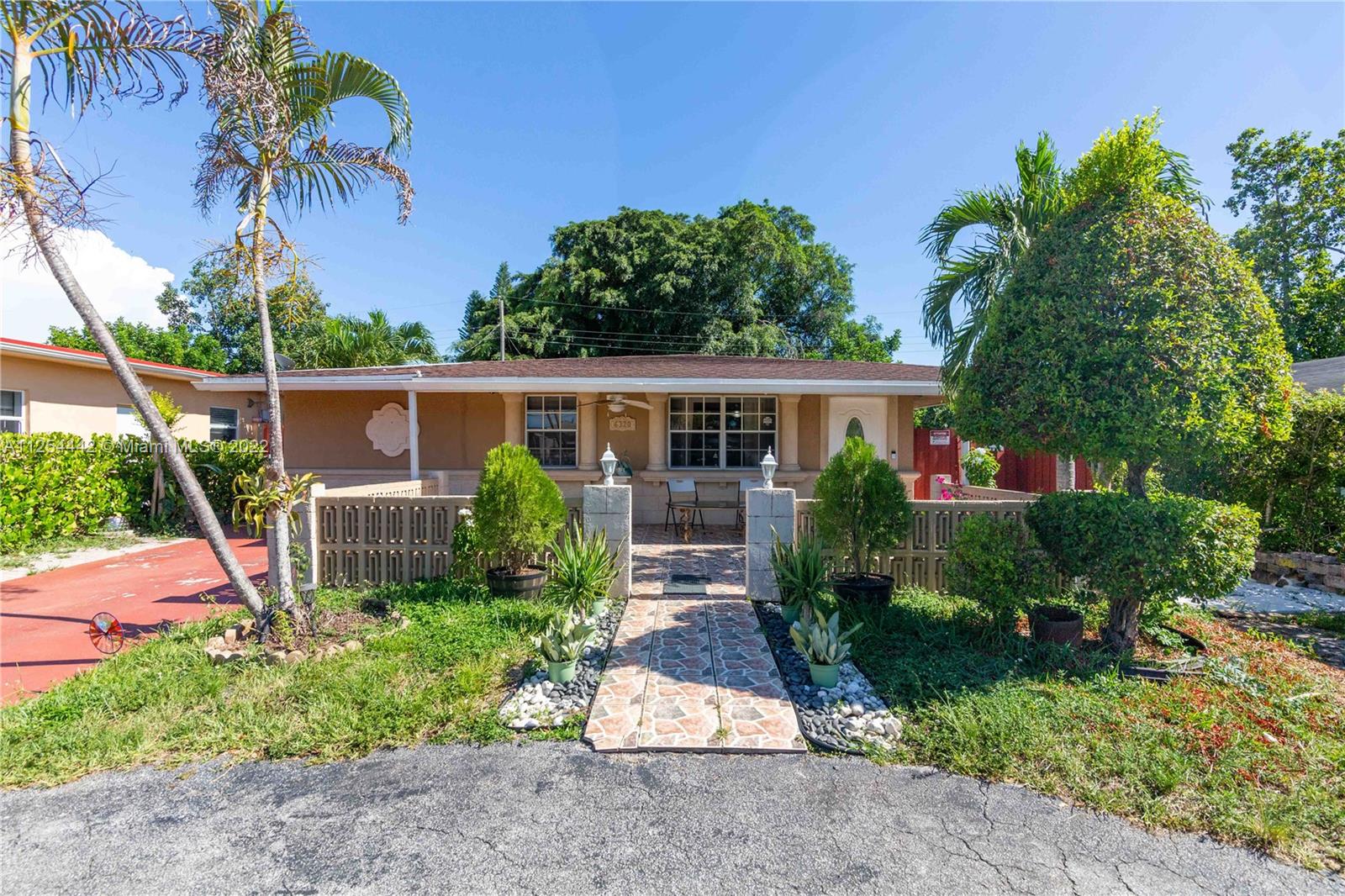 BEVERLY PARK - Residential