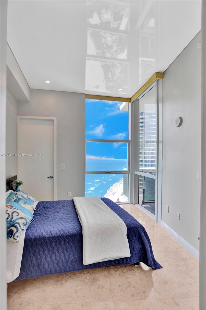 18101 Collins Ave 5104