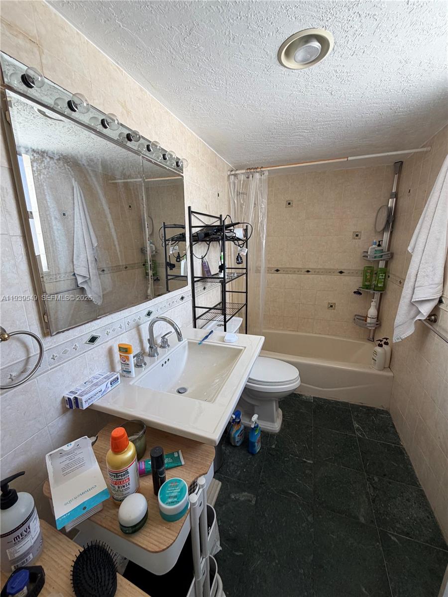 TOWER 1800 CONDO - Residential