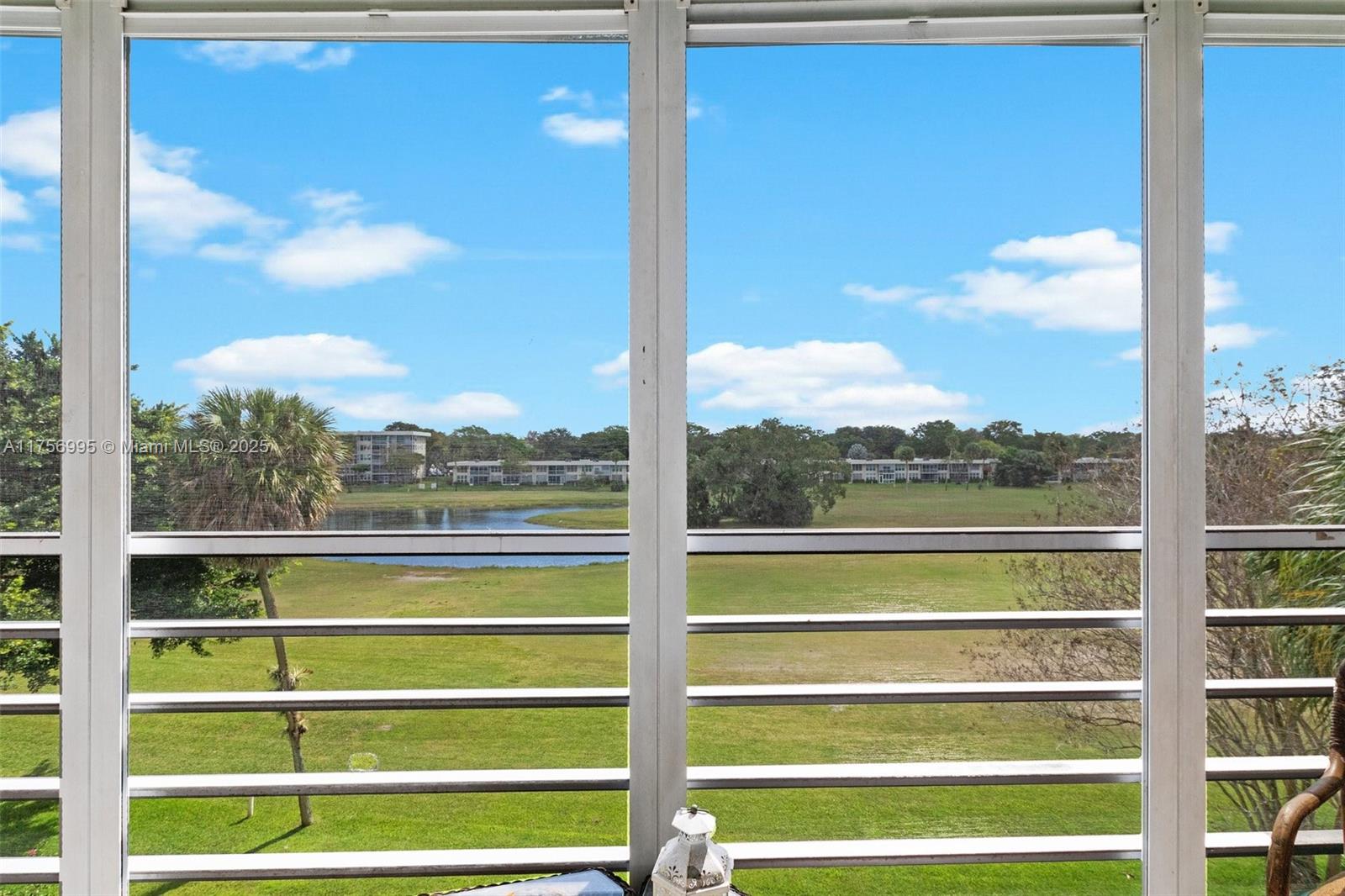 NO 122 PALM-AIRE COUNTRY - Residential