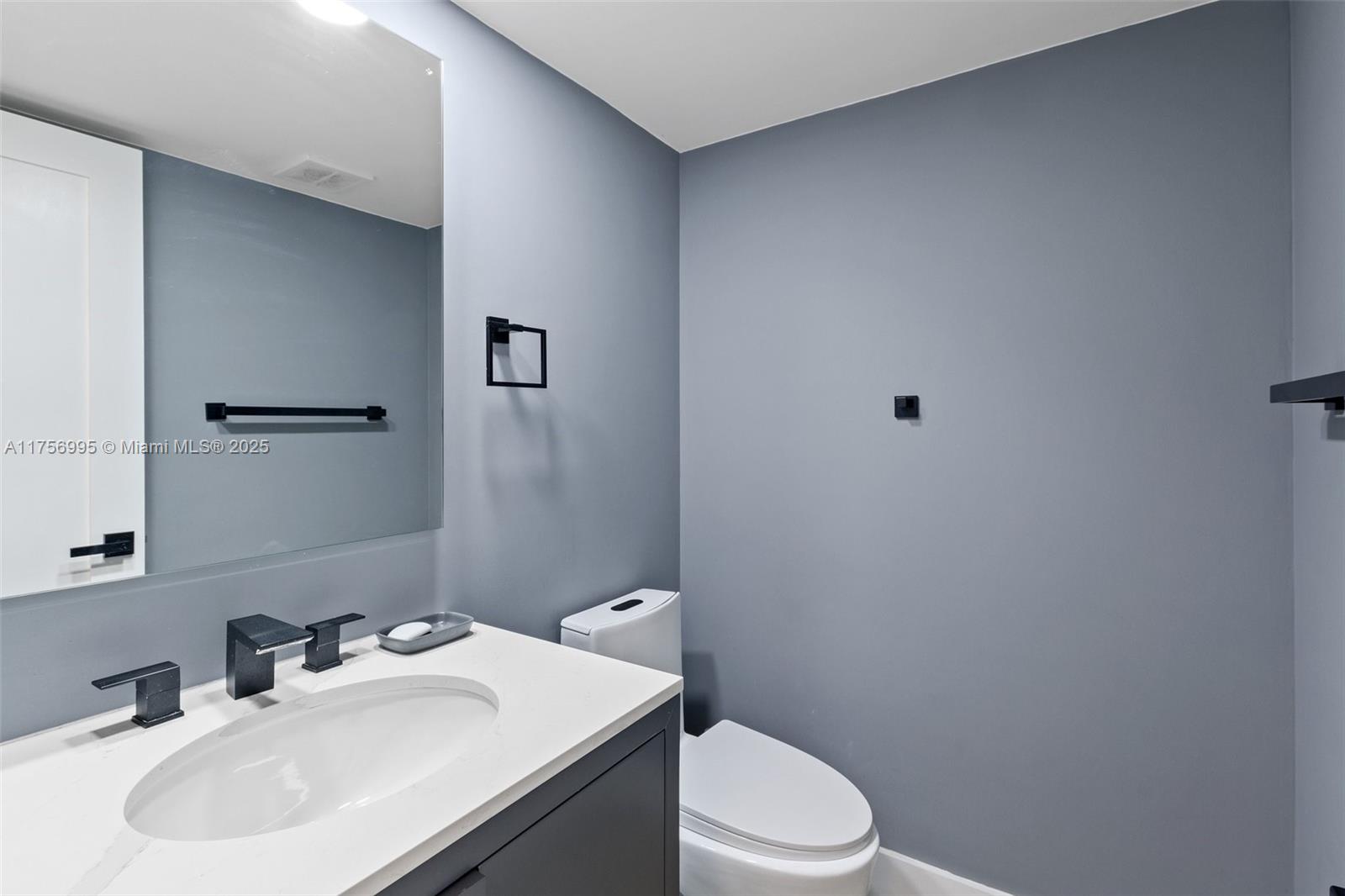 NO 122 PALM-AIRE COUNTRY - Residential