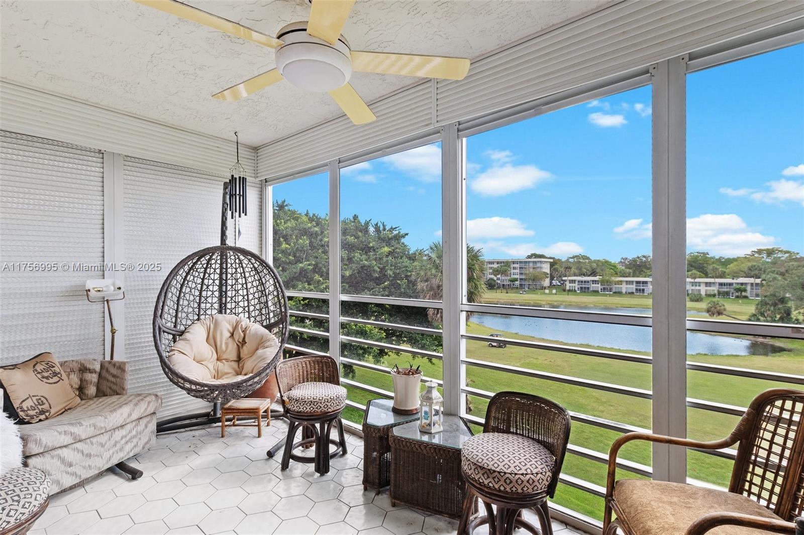 NO 122 PALM-AIRE COUNTRY - Residential