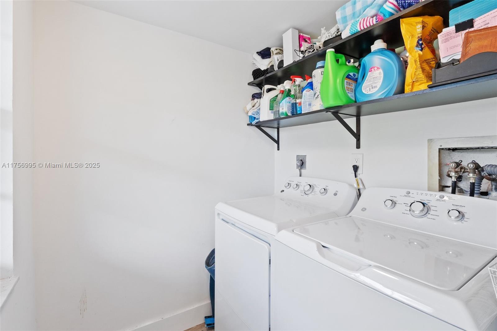 NO 122 PALM-AIRE COUNTRY - Residential