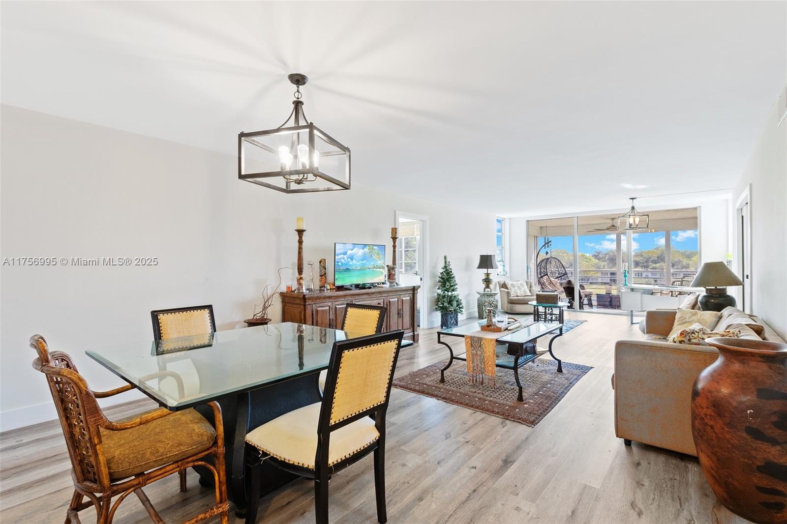 NO 122 PALM-AIRE COUNTRY - Residential