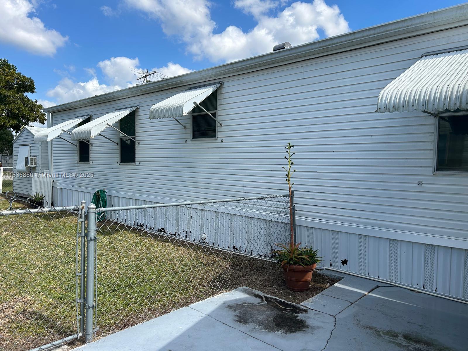 GATEWAY WEST CONDO - Residential Lease