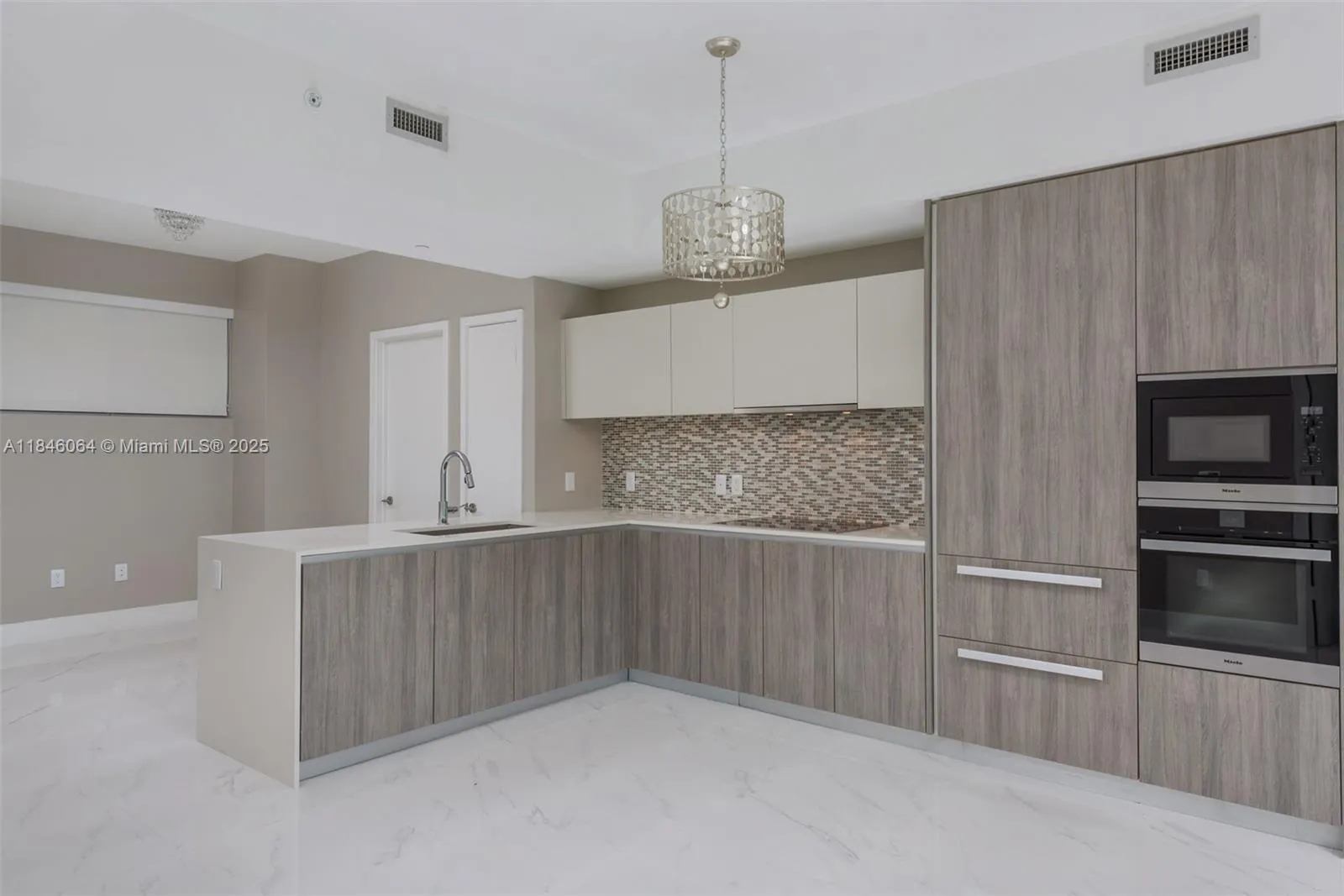 Miami, Florida 33137, United States, 2 Bedrooms Bedrooms, ,3 BathroomsBathrooms,Residential,Active,178270