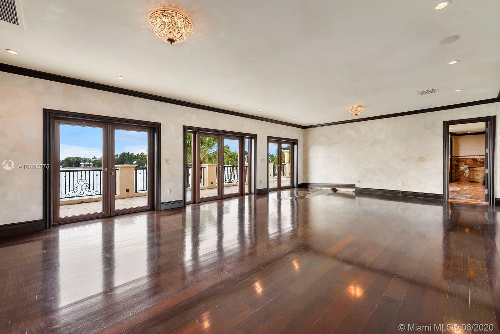 LA GORCE GOLF SUB - Residential