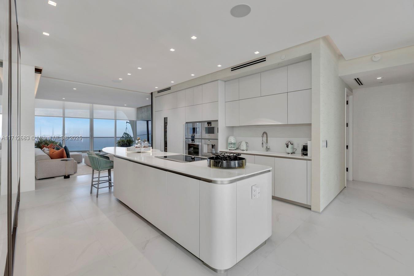 JADE SIGNATURE CONDO - Residential