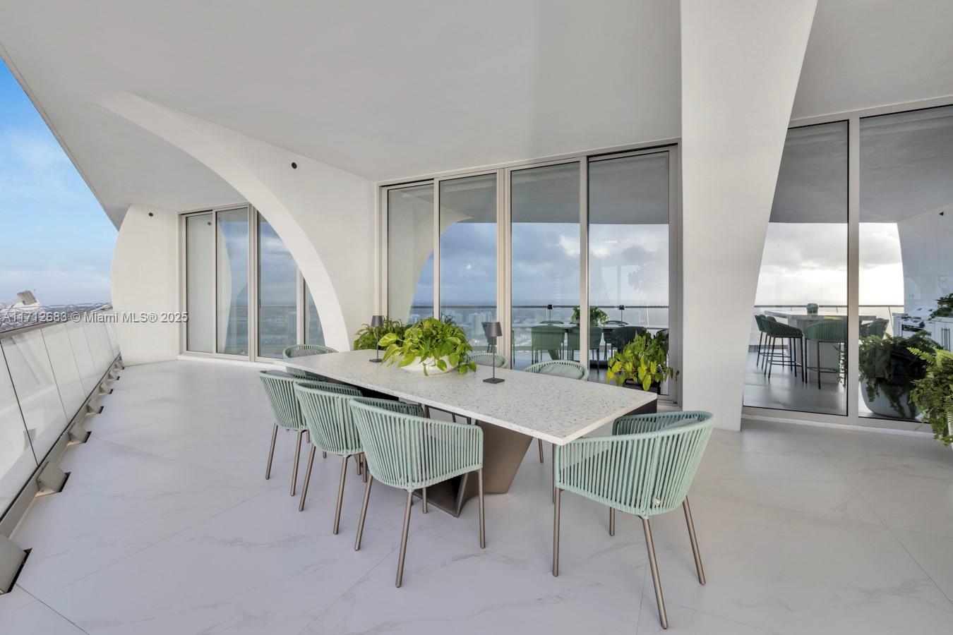 JADE SIGNATURE CONDO - Residential