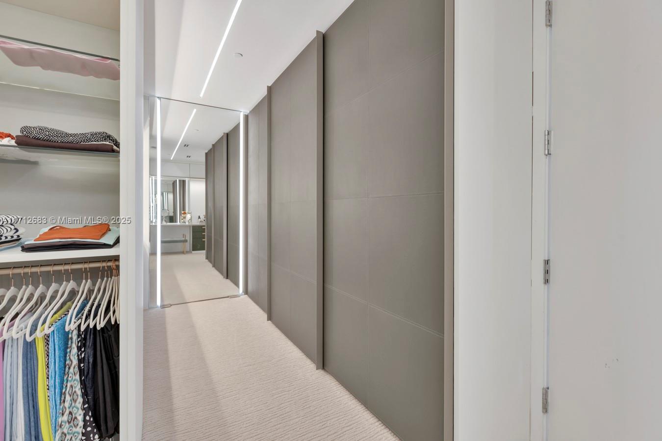 JADE SIGNATURE CONDO - Residential